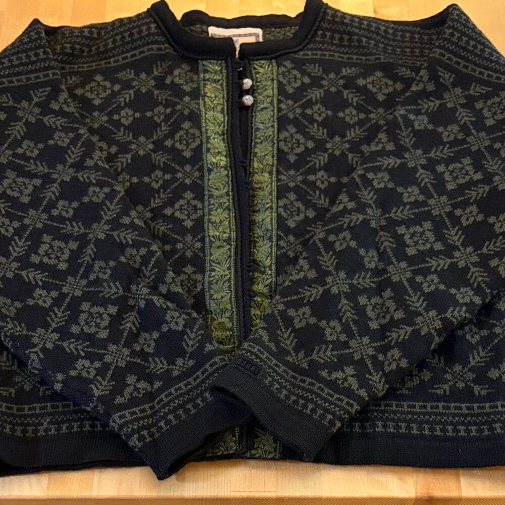 Dale of Norway Norwegian L Wool Cardigan Sweater Green/Black Shorter Length